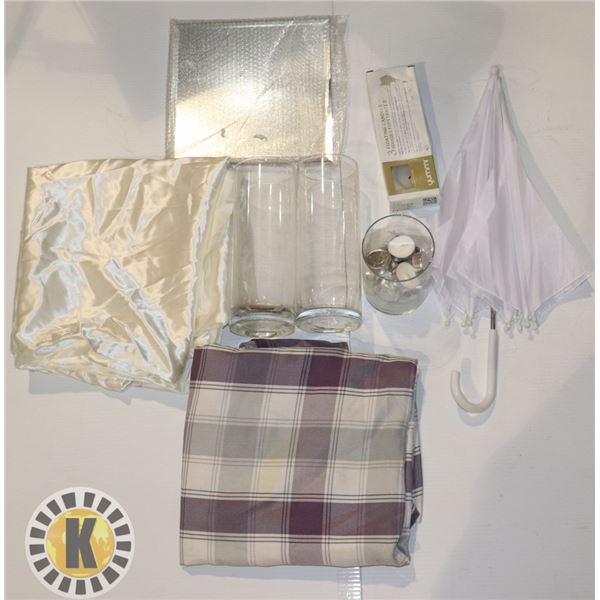 TOTE OF DECORATIVE ITEMS