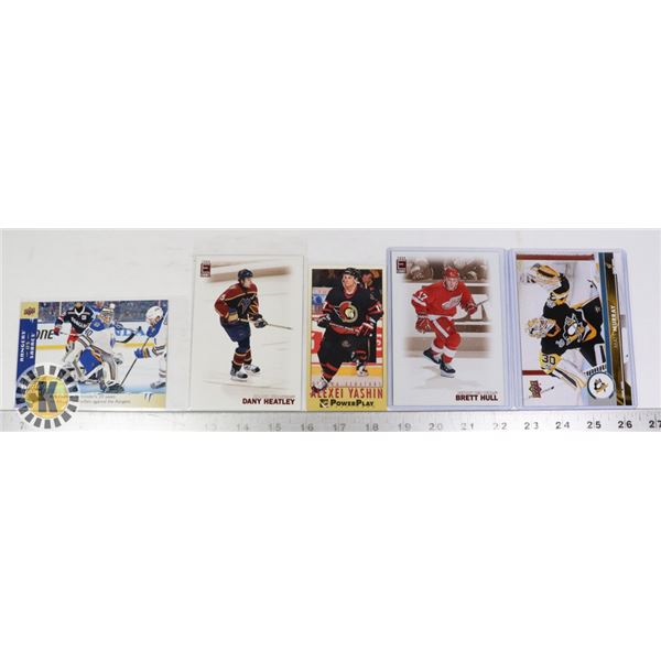 LOT OF JUMBO HOCKEY CARDS - INCLUDES BRETT HULL