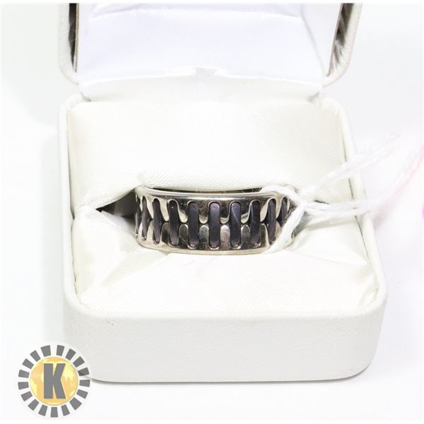 STAINLESS STEEL & BLACK RUBBER RING SZ 12 8MM WIDE