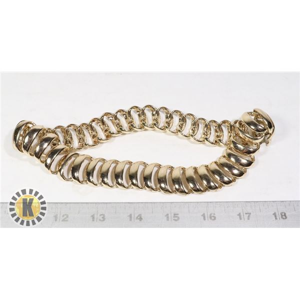 LARGE GOLD TONE CHOKER