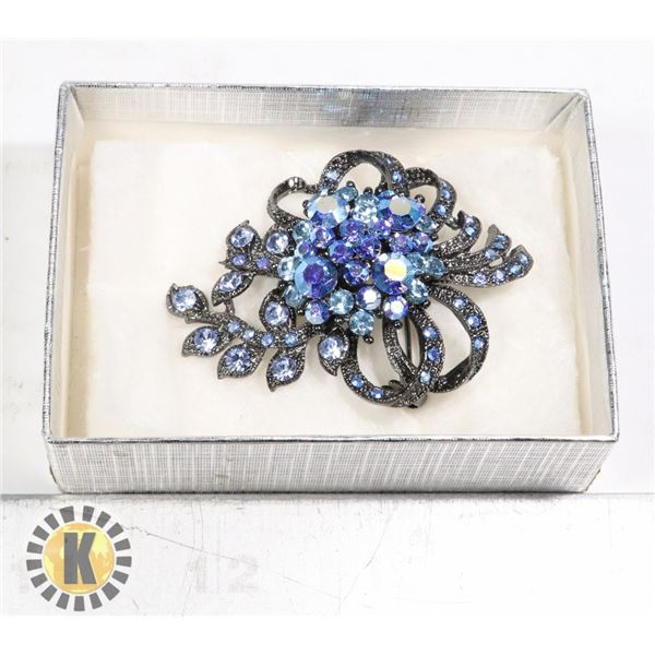 VINTAGE BLUE STONE BROOCH