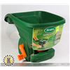Image 1 : ESTATE SCOTTS HANDY GREEN HAND HELD SPREADER