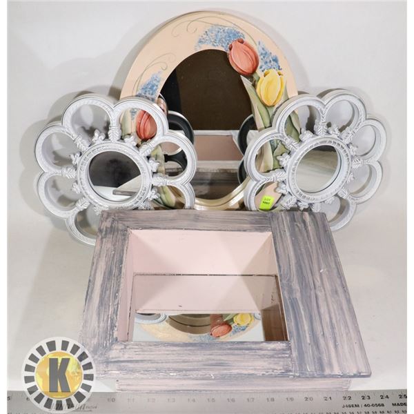 3 HOME DISPLAY ART & WOODEN/GLASS STORAGE BOX