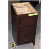 Image 1 : WOOD CABINET DARK BROWN NO HANDLES