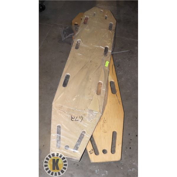2 STRETCHERS