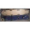 Image 1 : 2 STRETCHERS (1 PLASTIC, 1 WOODEN)