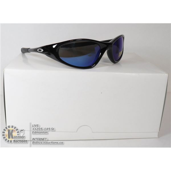 CASE OF 12 OAKLEY STYLE SUNGLASSES SMOKE BLACK