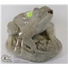 Image 1 : OUTDOOR CEMENT FROG WITH WATER SPOUT MOUTH