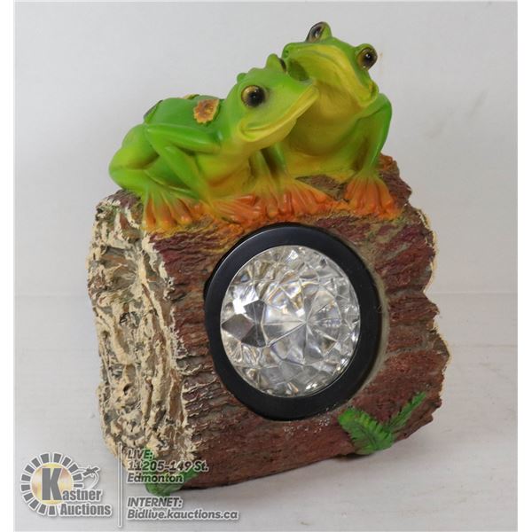WELCOME SOLAR FROG ON LOG