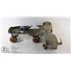Image 1 : ANTIQUE DOMINION ROLLER SKATES