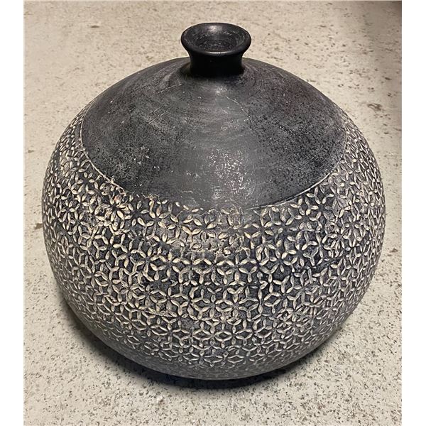 LARGE HOME DECOR/PATIO VASE  12IN X 12 IN
