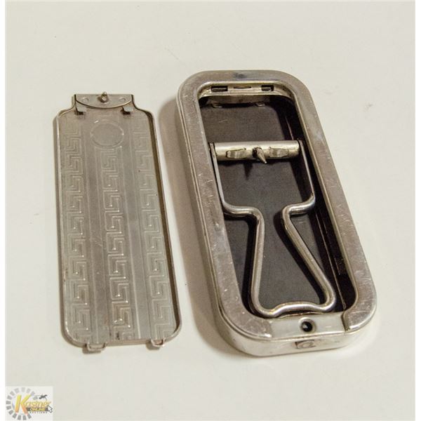 1927 ROLLS RAZOR, MADE IN ENGLAND IN CASE