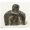 Image 1 : PRIMITIVE INUIT SOAPSTONE CARVING SIGNED
