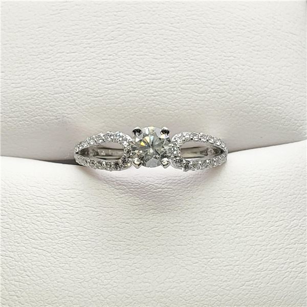 10) 10 KARAT WHITE GOLD DIAMOND RING