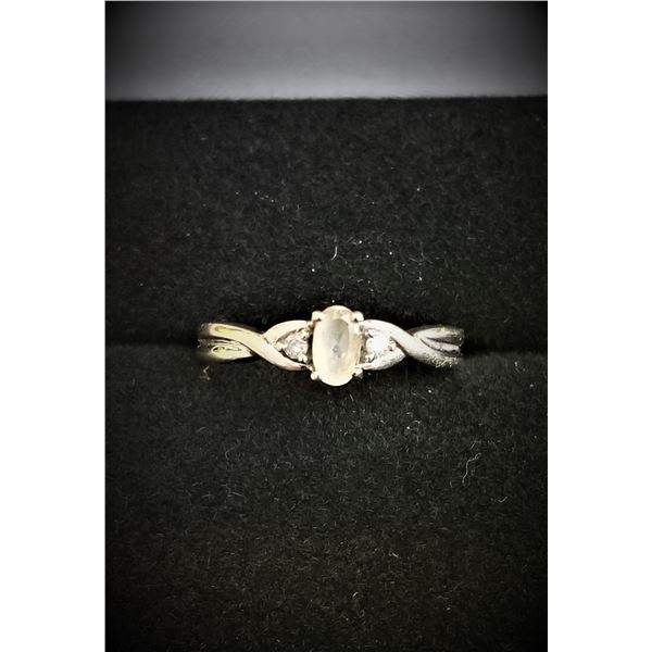 STORAGE FIND 10K STAMPED WHITE GOLD RING SIZE 6