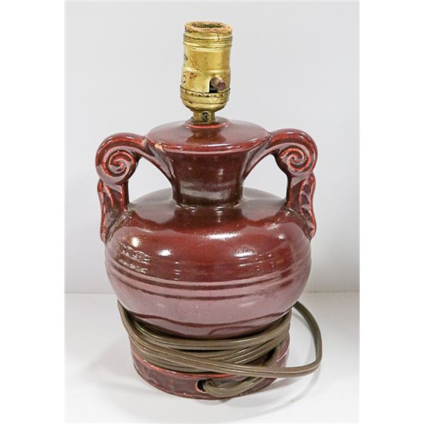 BURGANDY LAMP MEDELTA CROCKERY