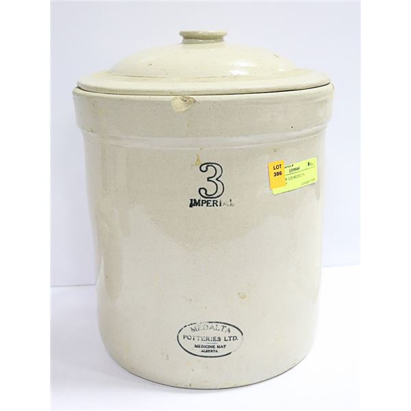 3 CROCK W/ LID MEDELTA CROCKERY