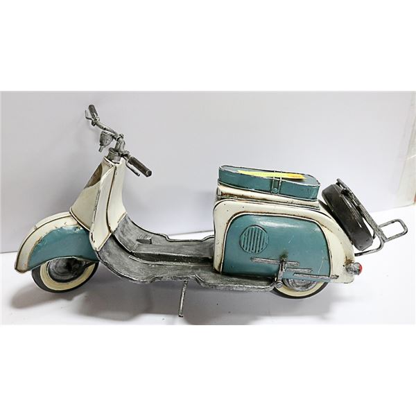 VESPA SCOOTER METAL LARGE
