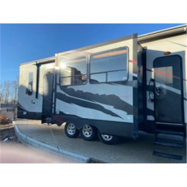 2014 FOREST RIVER VENGEANCE TOY HAULER 376E