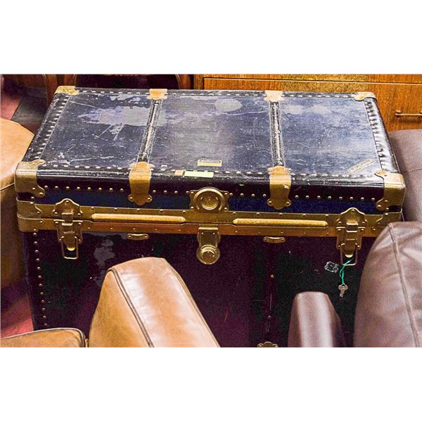 VINTAGE EATONIA FOUR PLY STORAGE TRUNK