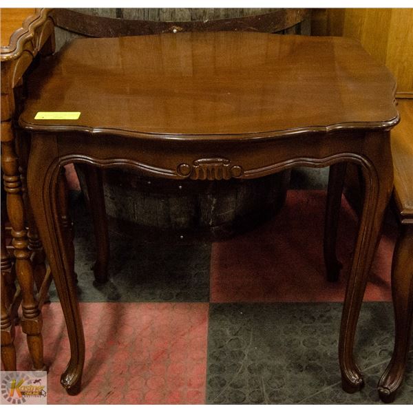 ANTIQUE FRENCH PROVINCIAL QUEEN ANNE LEG SIDE