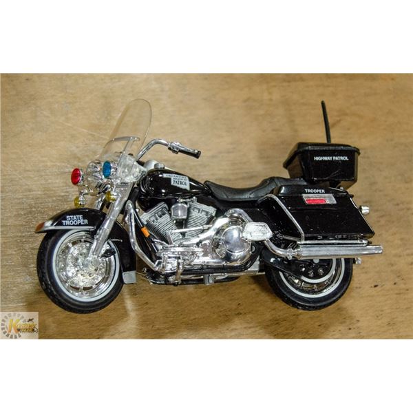 SMALL SCALE DIE CAST CAR - STATE TROOPER