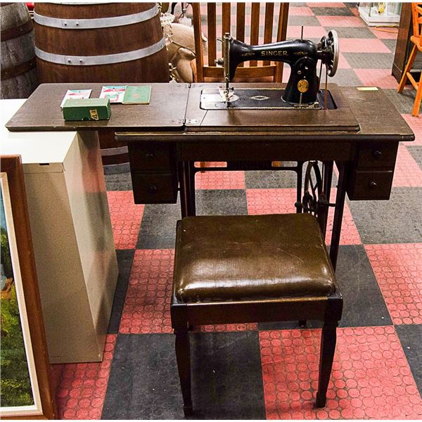 ANTIQUE SINGER TREDLE SEWING MACHINE WITH STOOL