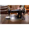 Image 2 : ANTIQUE SINGER TREDLE SEWING MACHINE WITH STOOL