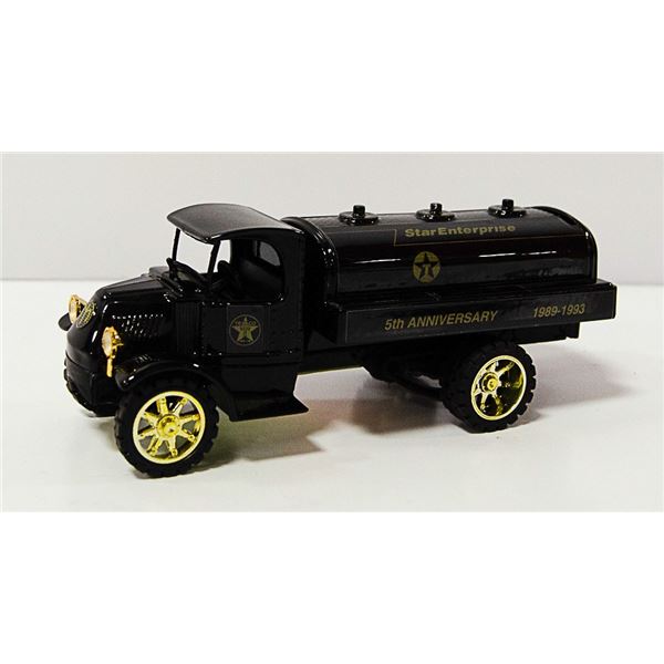 DIE CAST VEHICLE - 1920's BULLDOG MACK