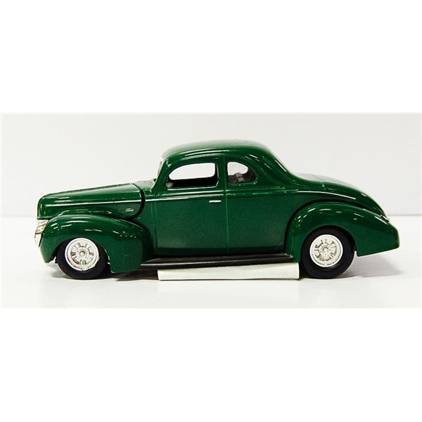 DIE CAST VEHICLE - 1940 FORD  (DARK GREEN)