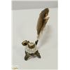 Image 2 : ANTIQUE INKWELL /W QUILL PEN & NIB
