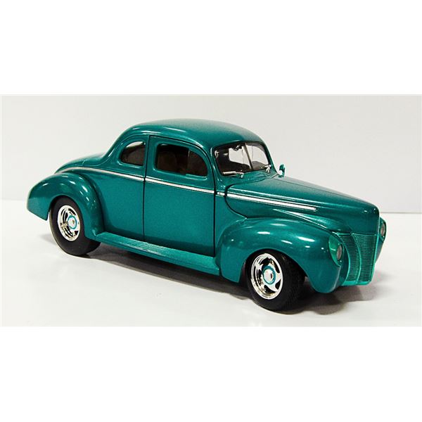 DIE CAST VEHICLE - 1940 FORD COUPE (DARK GREEN)