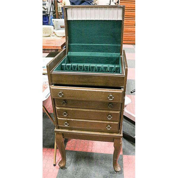 VINTAGE SILVER / CUTLERY CHEST, HAS 4 DRAWERS &