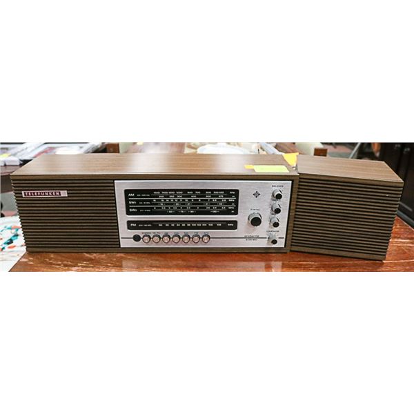 TELEFUNKEN AM FM SHORT WAVE RADIO WITH SPEAKER 205