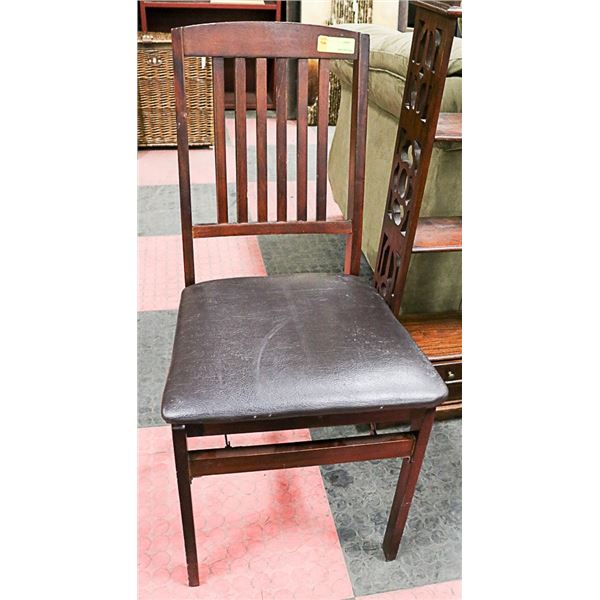 WOOD AND LEATHERETTE SIDECHAIR