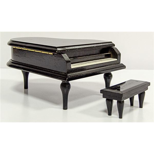 GRAND PIANO MUSCI BOX, PLAYS SILENT NIGHT, 11 X 4
