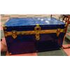 Image 1 : VINTAGE STEAMER TRUNK BLUE
