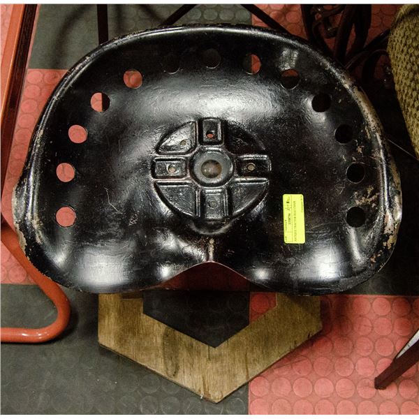 ANTIQUE TRACTOR SEAT CHAIR