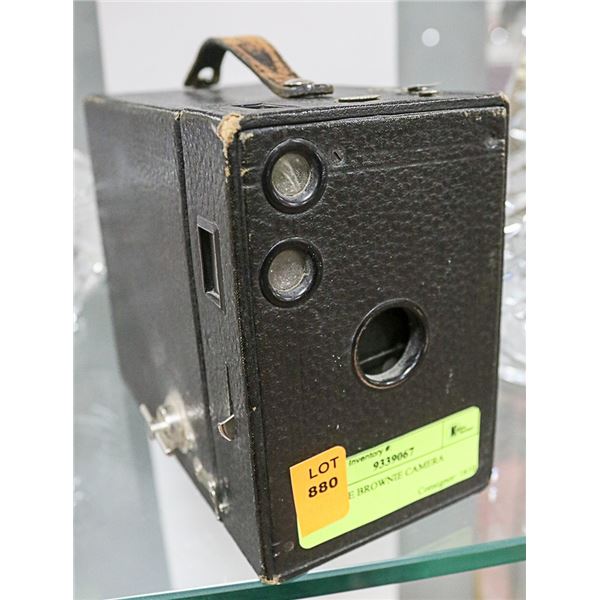 ANTIQUE BROWNIE CAMERA