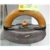 Image 1 : ANTIQUE SAD IRON