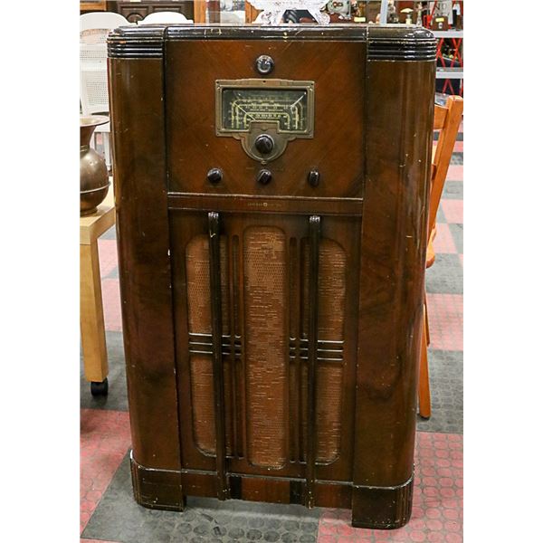 ANTIQUE GENERAL ELECTRIC FLOOR RADIO