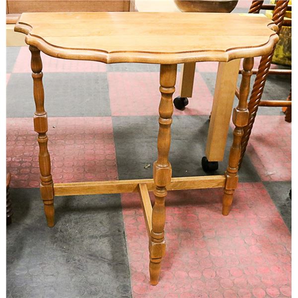 ANTIQUE D WOODEN TABLE
