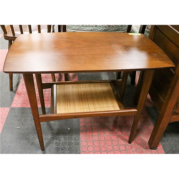 END TABLE WITH CANE SHELF