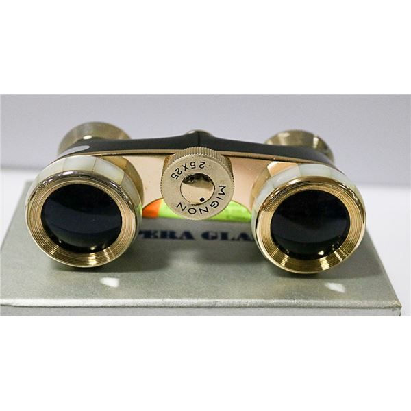 MOTHER OF PEARL TRIMMED MIGNOW 25 X 25 OPERA GLASS