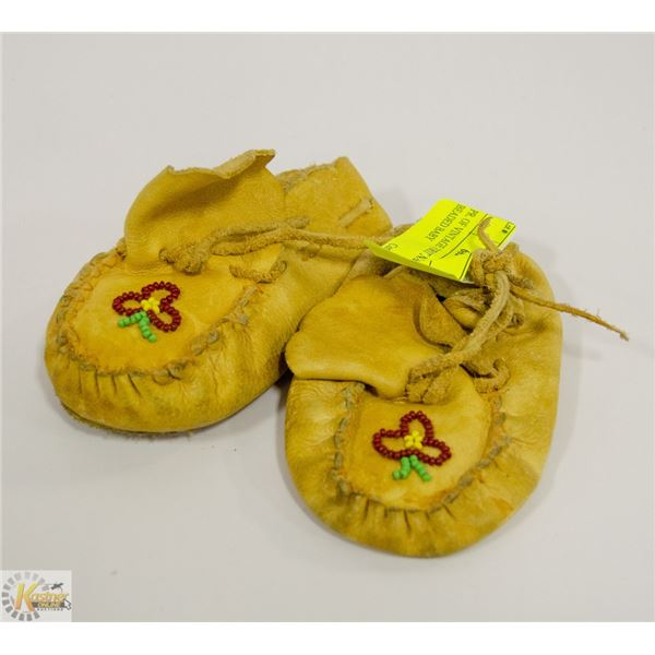 PAIR OF VINTAGE FIRST NATIONS BEADED BABY