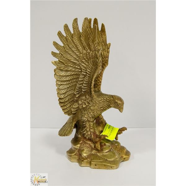 VINTAGE SOLID BRASS EAGLE