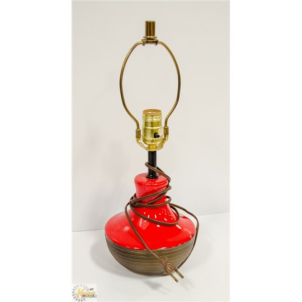 MID CENTURY MODERN TABLE LAMP. NO SHADE