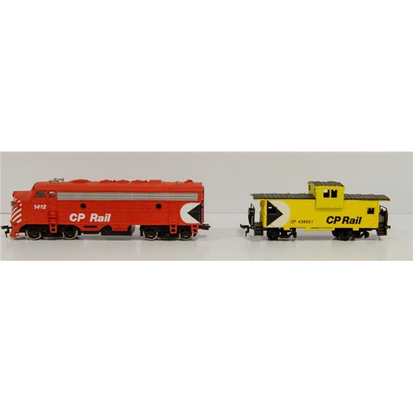 2 PC CPR HO POWER LOCOMOTIVE & CABOOSE TRAIN