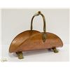 Image 1 : ANTIQUE FRENCH FOOTED COPPER LOG HOLDER /W LION