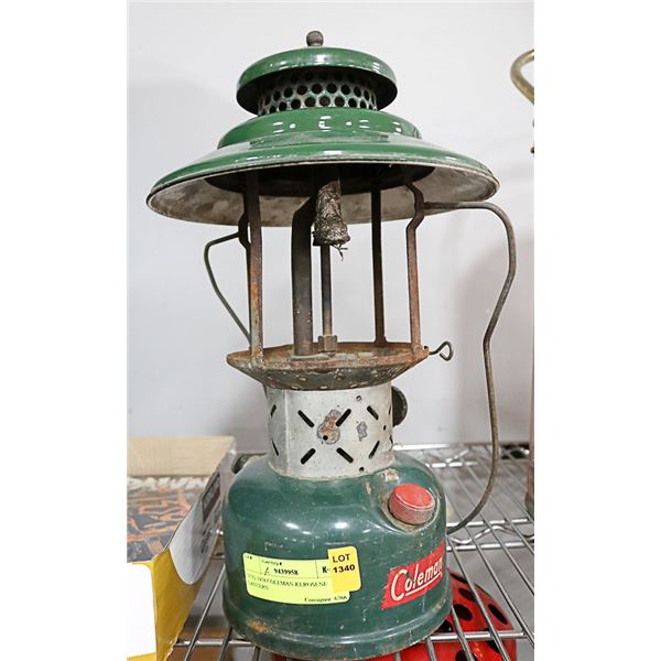 VINTAGE 1958 COLEMAN KEROSENE LANTERN